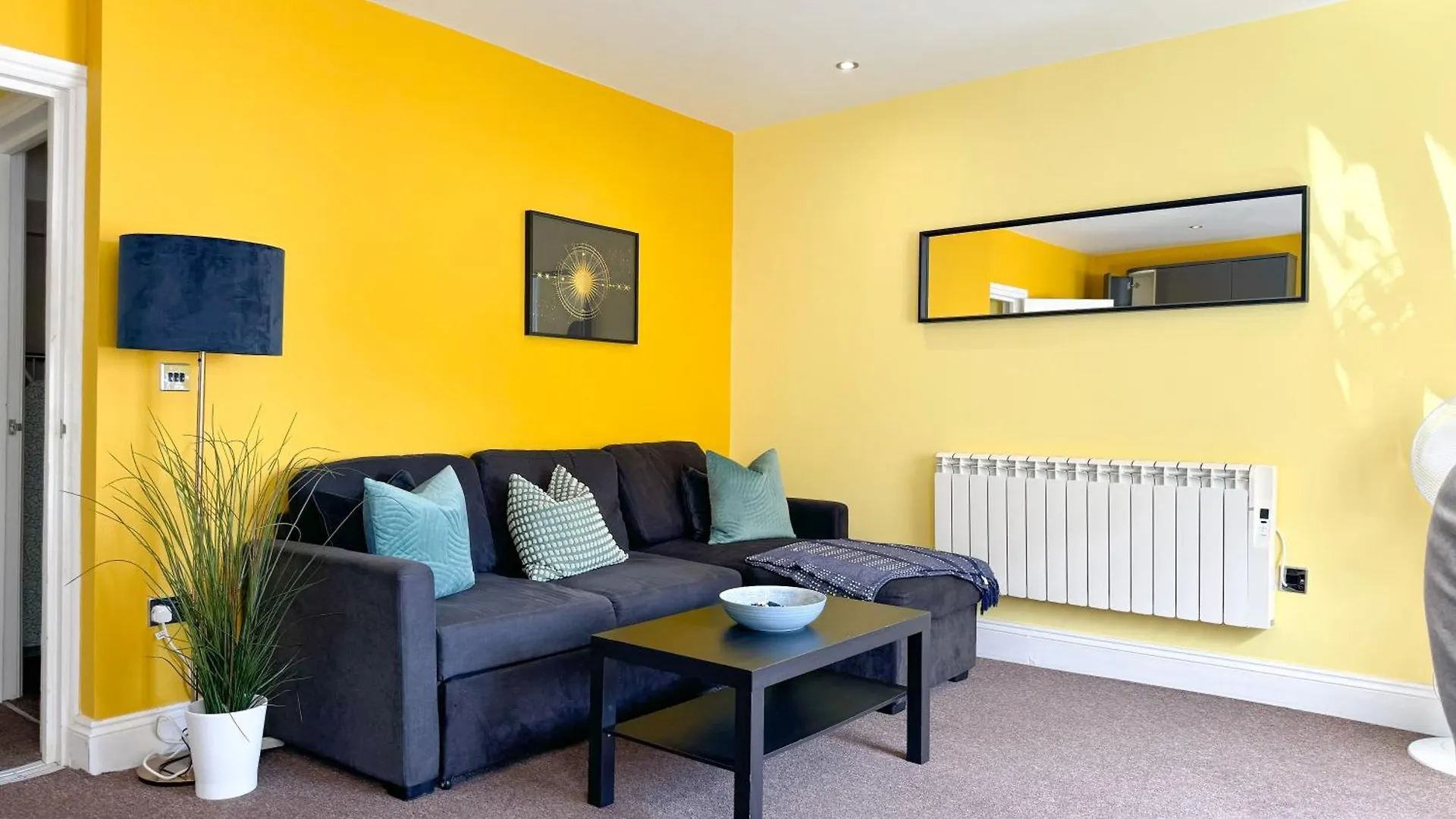 Flat 5 Mins Away From Beach! Brighton